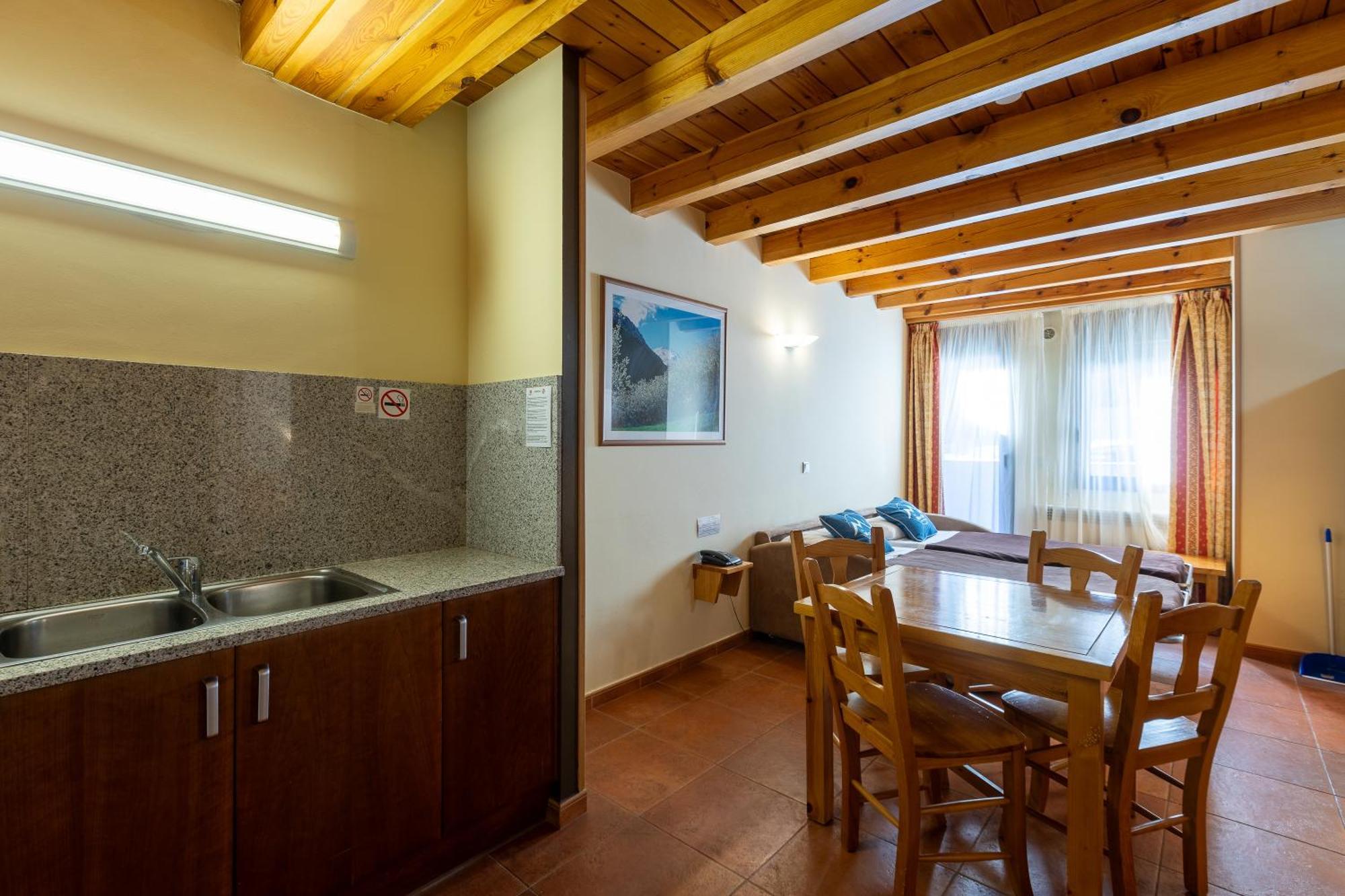 Apartaments Sant Moritz Arinsal Exterior foto